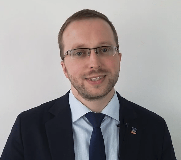 Sebastian Pontus – wychowawca, koordynator zajęć pozalekcyjnych, koordynator ds. innowacji w Stowarzyszeniu “Węgielek”.